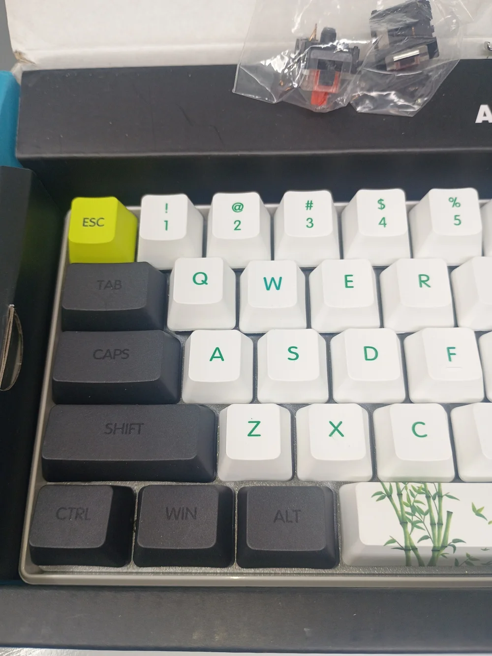 MIHIYRY Mechanical Gaming Keyboard - Black & Teal